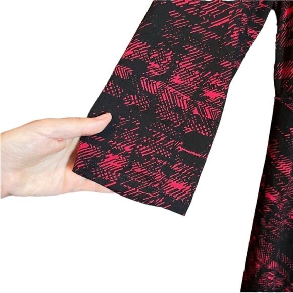 Torrid patterned v neck faux wrap dress - Picture 9 of 13